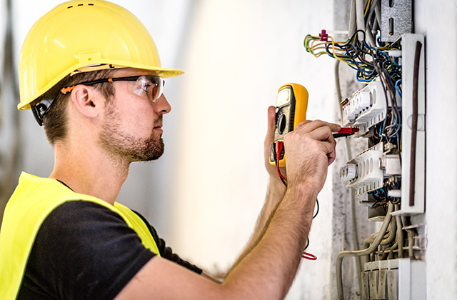 How to Become an Electrician: 6 Basic Steps to Journeyman Status
